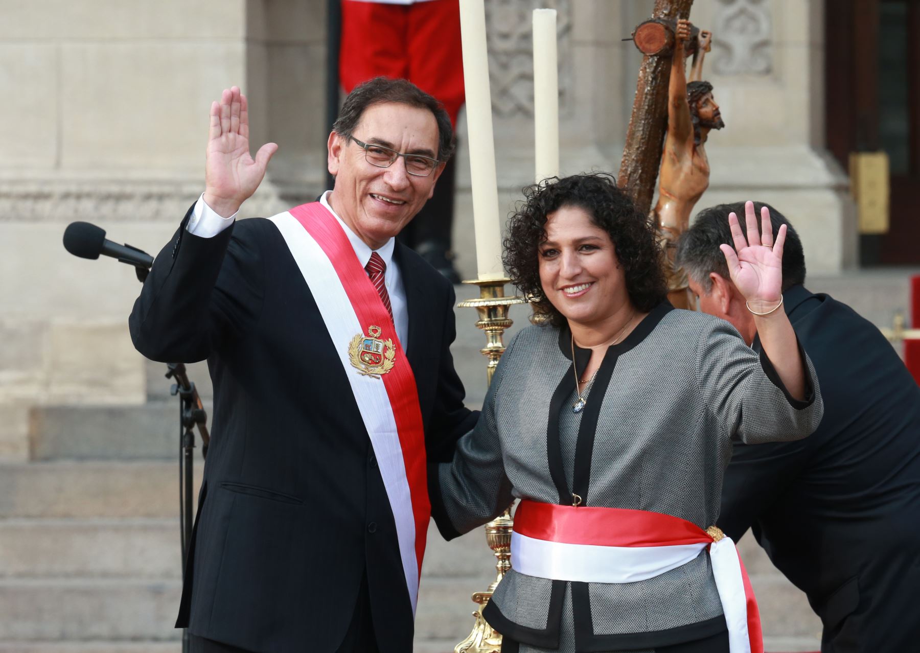 El presidente del Perú, Martín Vizcarra, y la flamante ministra del Medio Ambiente, Fabiola Muñoz. Foto: Andina.