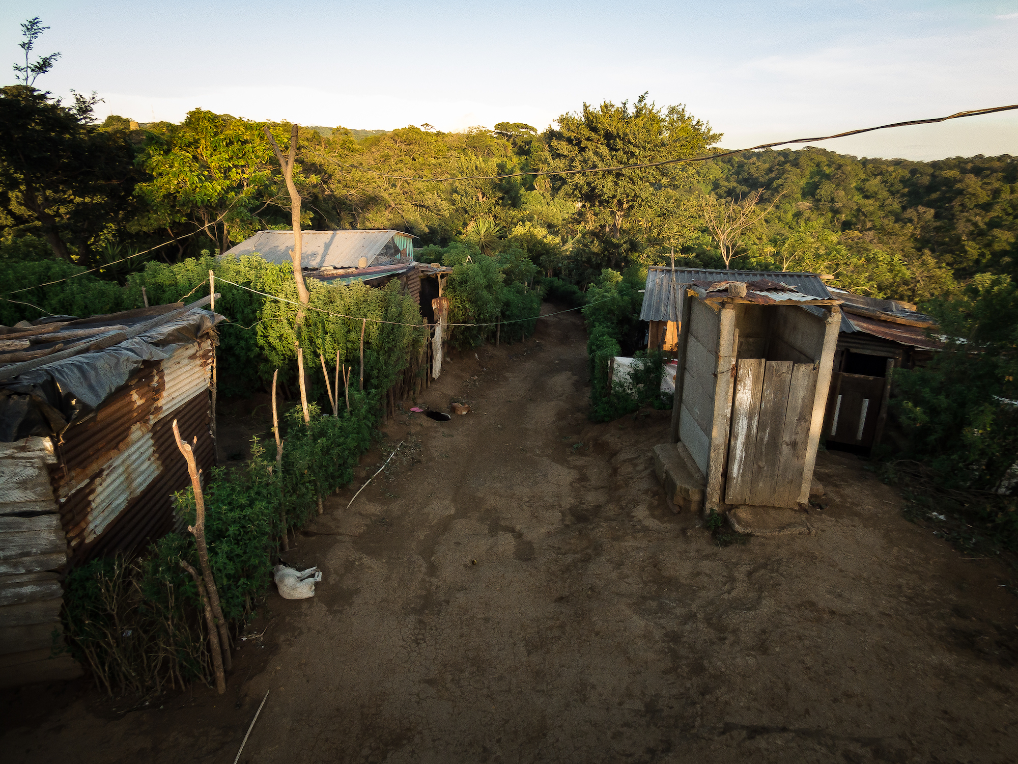 Conservación en Nicaragua. Un caserío de la comunidad Santa Julia, ubicada en medio del bosque de El Crucero. Foto: Isidro Hernández.