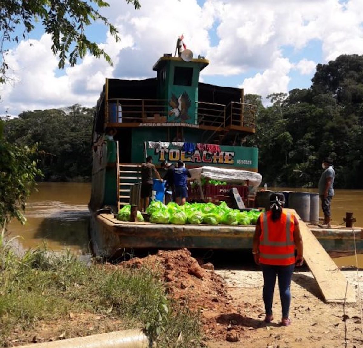 Embarcación Tocache que recorrió comunidades del río Corrientes. Foto: Comunidad de Pucacuro.