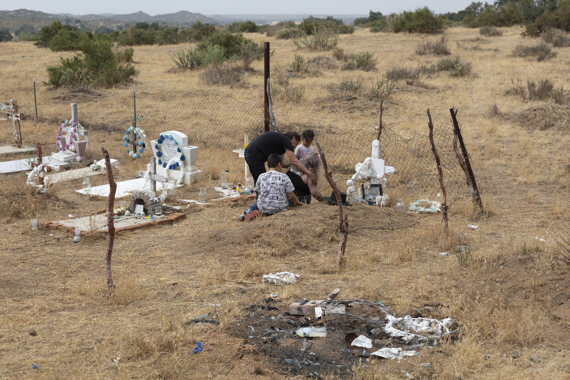 Familia de Oscar Eyraud Adams llora al activista indígena de Baja California, México que fue asesinado. Foto: Felipe Luna / Global Witness.