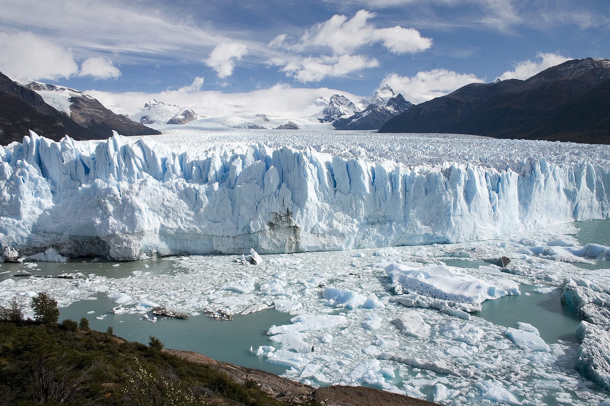 Glaciar Perito Moreno. Foto: Luca Galuzzi, Wikimedia Commons.