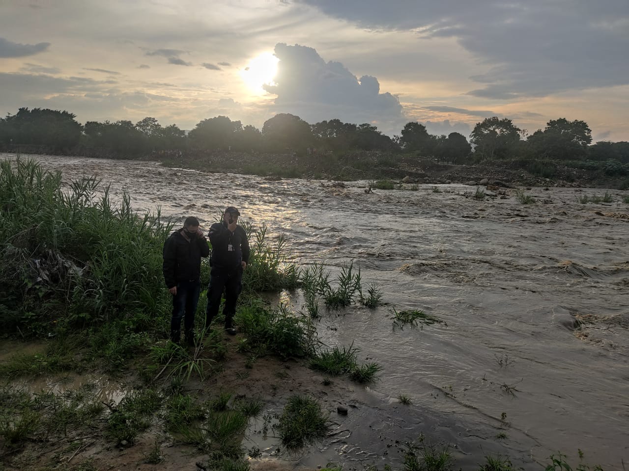 Las crecidas del río Táchira han dejado decenas de desaparecidos. Foto: Jonathan Maldonado, diario La Nación.