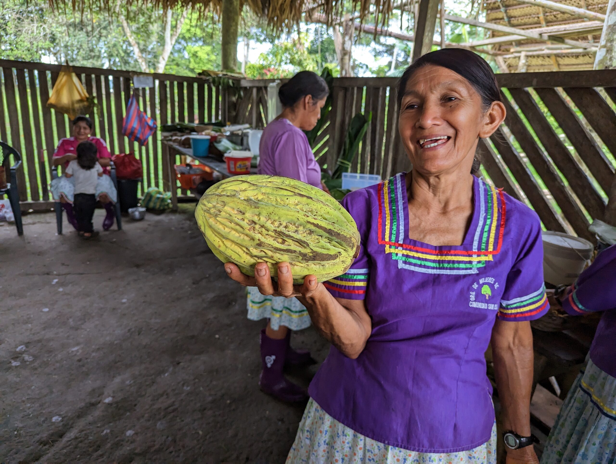 Día Internacional de los Bosques Tropicales: mujeres le apuestan a la protección de la Amazonía y las comunidades en aislamiento | Reportaje fotográfico – Mongabay