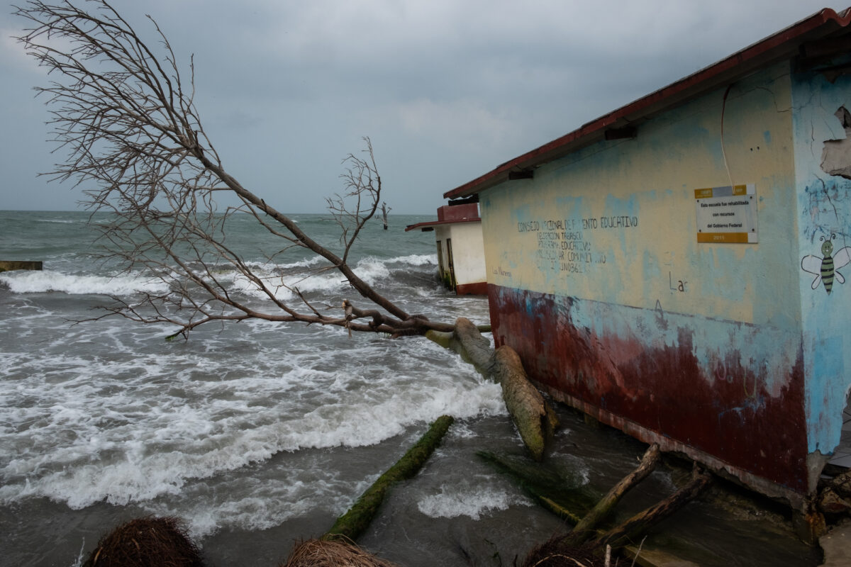 Incremento del nivel del mar en costa afecta a viviendas