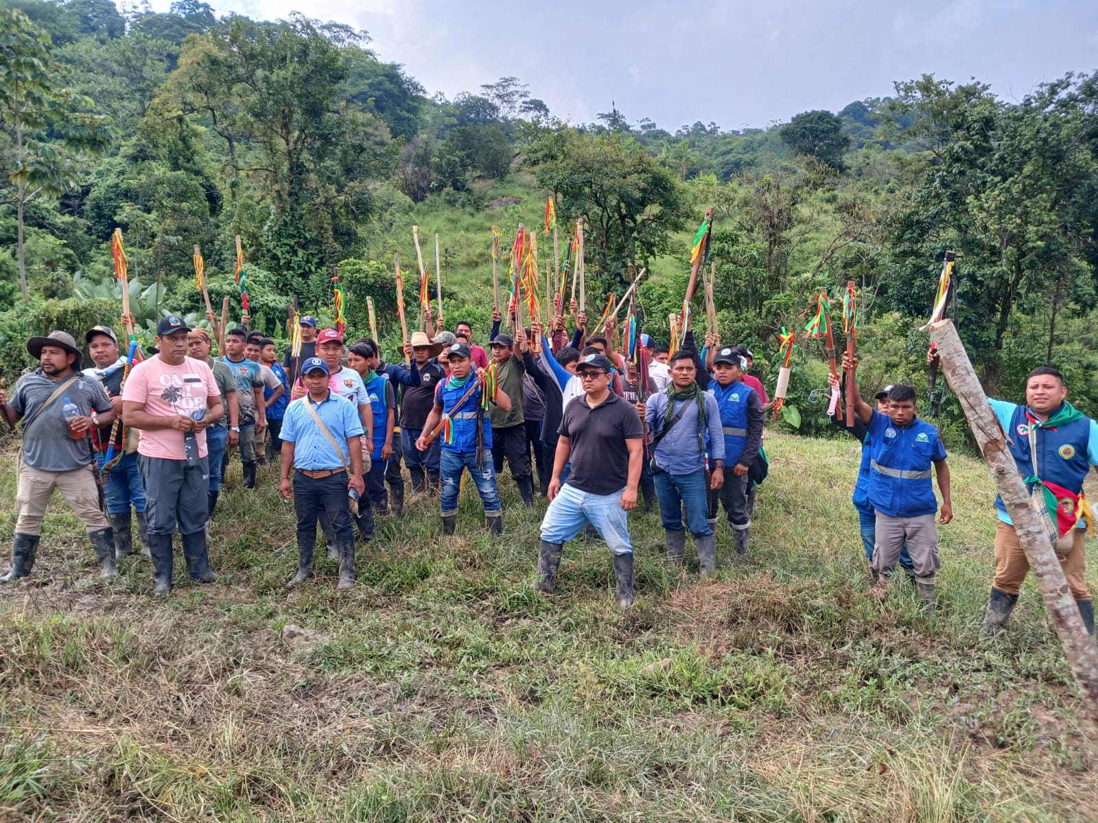 Protesta de los indígenas U'wa por la exploración y explotación de hidrocarburos en su territorio. Foto: cortesía Juan Gabriel Jerez Tegria.