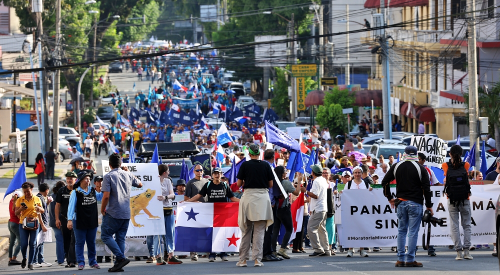 Personas en manifestación en Panamá