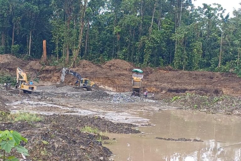 La minería se ha tomado el área de influencia del Parque Nacional Cotacachi-Cayapas en las municipalidades de Eloy Alfaro y San Lorenzo. Foto: Cortesía