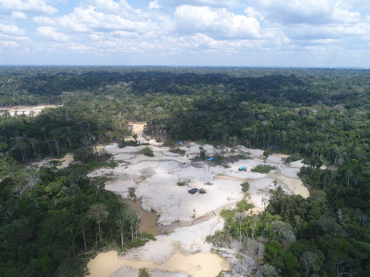 La minería, principalmente de oro, aumentó 166 veces su extensión en la Amazonía entre 1985 y 2024. Foto: Ministerio Público de Perú