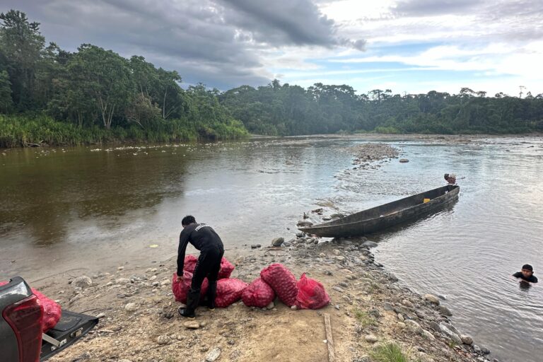 Las comunidades que forman parte de la Plataforma desarrollan su vida en la selva, allí está todo su mundo. Foto: cortesía Pablo Balarezo, Fundación Pachamama
