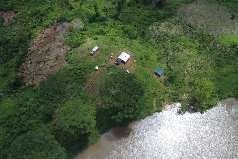 Foto aérea del proceso de invasión y tala e bosque húmedo de Nicaragua