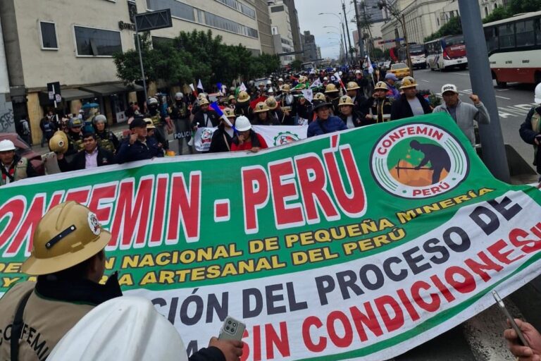 Conflicto minero en Perú: gobierno inicia diálogo en medio de discrepancias legales y sin metas definidas