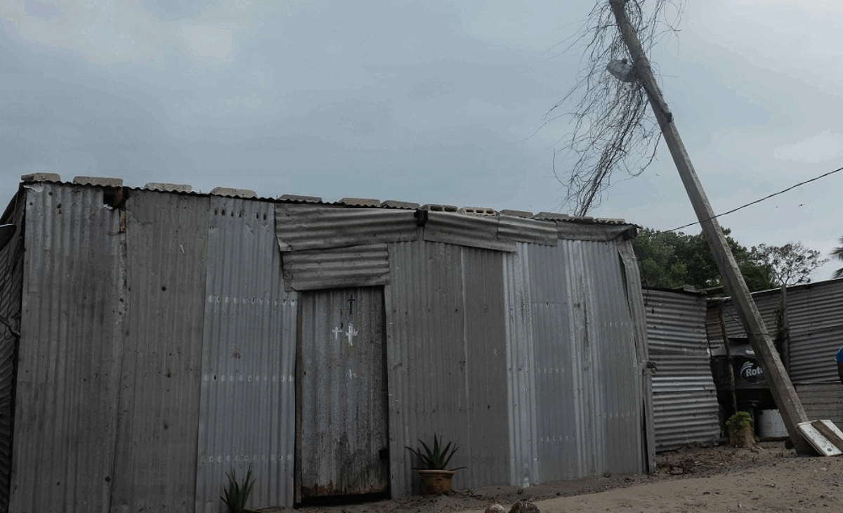 Casas de lámina que no cuentan con agua ni drenaje Foto: Isabel Mateos