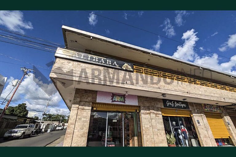 Los negocios de oro en Upata, incluyendo Alibaba Gold Center, están diezmados hoy en día. Crédito: Armando info y Mongabay Latam