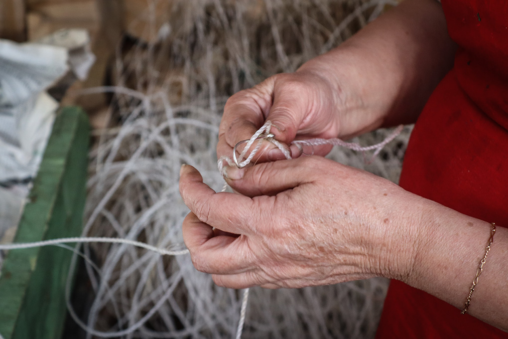 Encarnadoras de espineles para la pesca de la reineta - Foto Francisco Velásquez