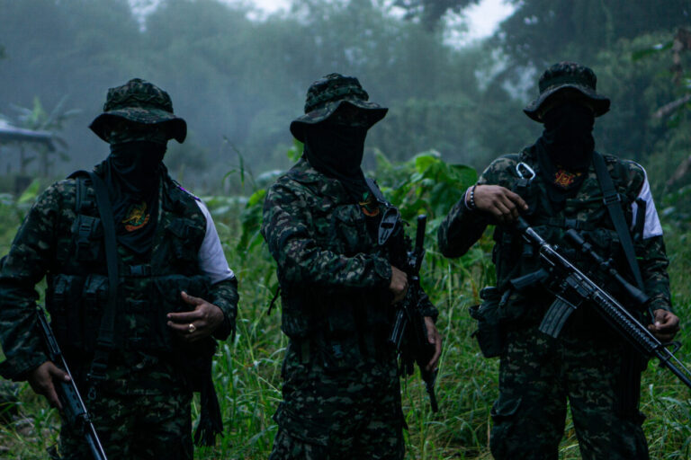 Varios miembros de los Comandos de la Frontera. Foto: Tom Laffay