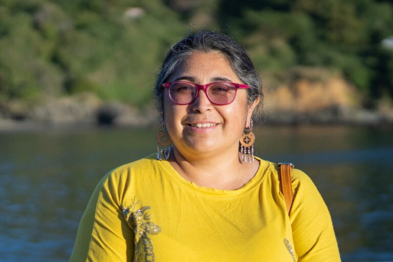 Yohana Coñuecar Llancapani, coordinadora de la Red de Mujeres Originarias por la Defensa del Mar en el Territorio Walaywé. Foto: cortesía Red de Mujeres Originarias por la Defensa del Mar - Graciela Escorza P.