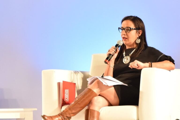 Ana Lorena Delgadillo en presentación
