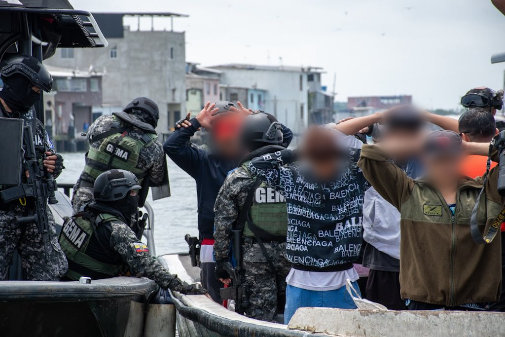 Un operativo de control realizado por el Grupo Especial Móvil Antinarcóticos de la Policía Nacional. Foto: cortesía Jimmy Blacio
