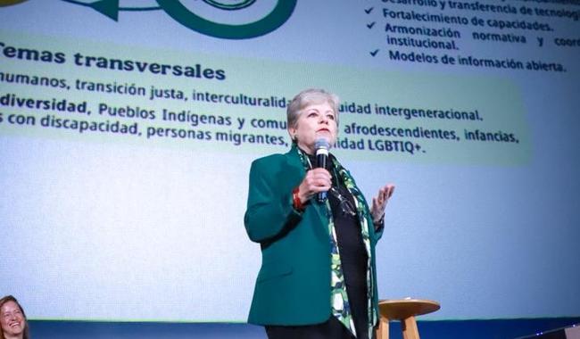 Alicia Bárcena en exposición de NDC de México