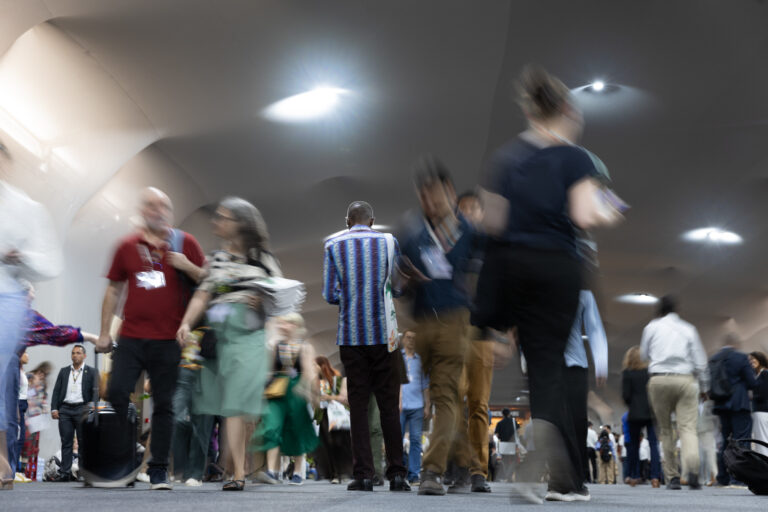 Fueron dos semanas de negociaciones climáticas en Belém, con más de 50.000 participantes. Foto: UN Climate Change - Kiara Worth