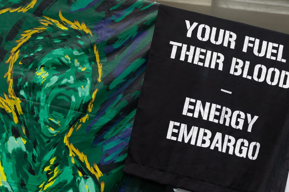 Organizaciones de la sociedad civil protestan por compromisos de terminar los combustibles fósiles durante la COP30 en Belem. Foto: © UN Climate Change - Kiara Worth