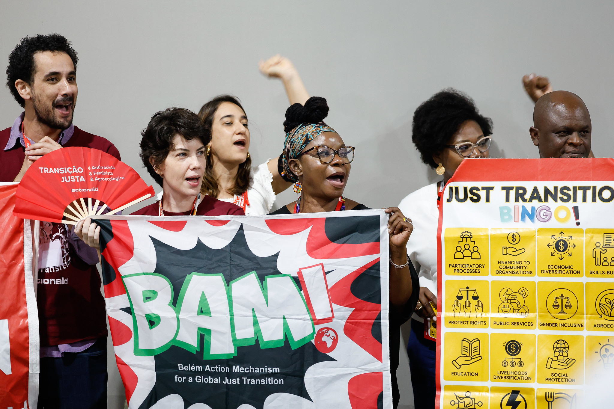 Protesta de personas durante la COP30 en Brasil