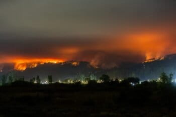 Chile enfrenta uno de sus peores incendios en años: 19 fallecidos, miles de evacuados y megafuegos aún activos