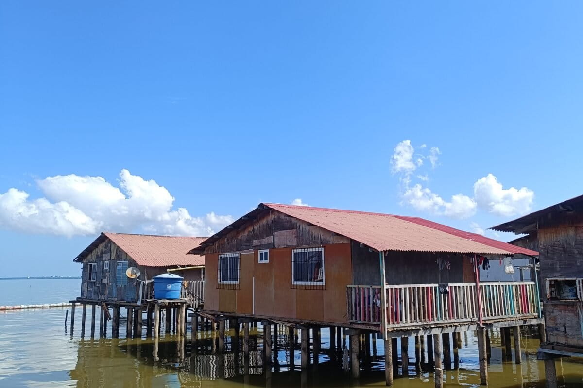 Comunidad sobre palafitos de Santa Rosa de Agua, Maracaibo. (2024). Foto: cortesía Liliana Rivas