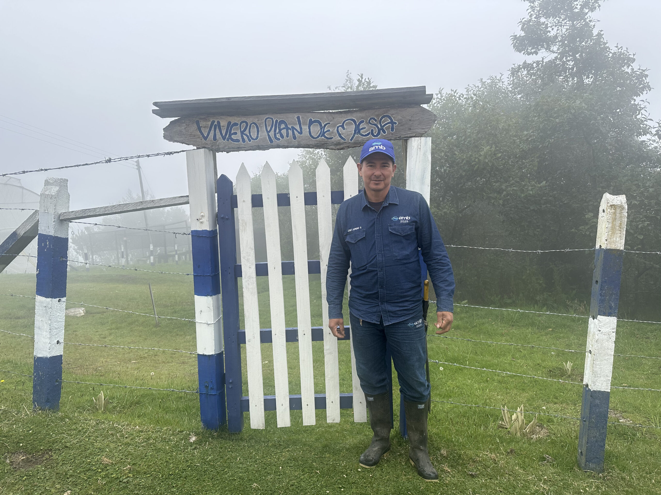 José Yamel Moreno, guardabosques del Acueducto Metropolitano de Bucaramanga. Foto: Alejandra López