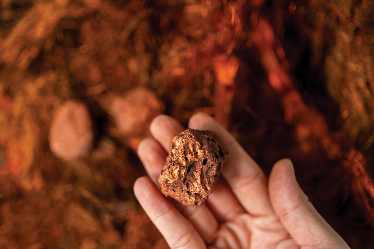RESTRICTED USE El cobre se ha convertido en un mineral esencial para la transición energética. El aumento de la demanda impulsa el desarrollo de nuevos proyectos mineros en países como Colombia y Argentina. Crédito: iStock.com - Oat Phawat