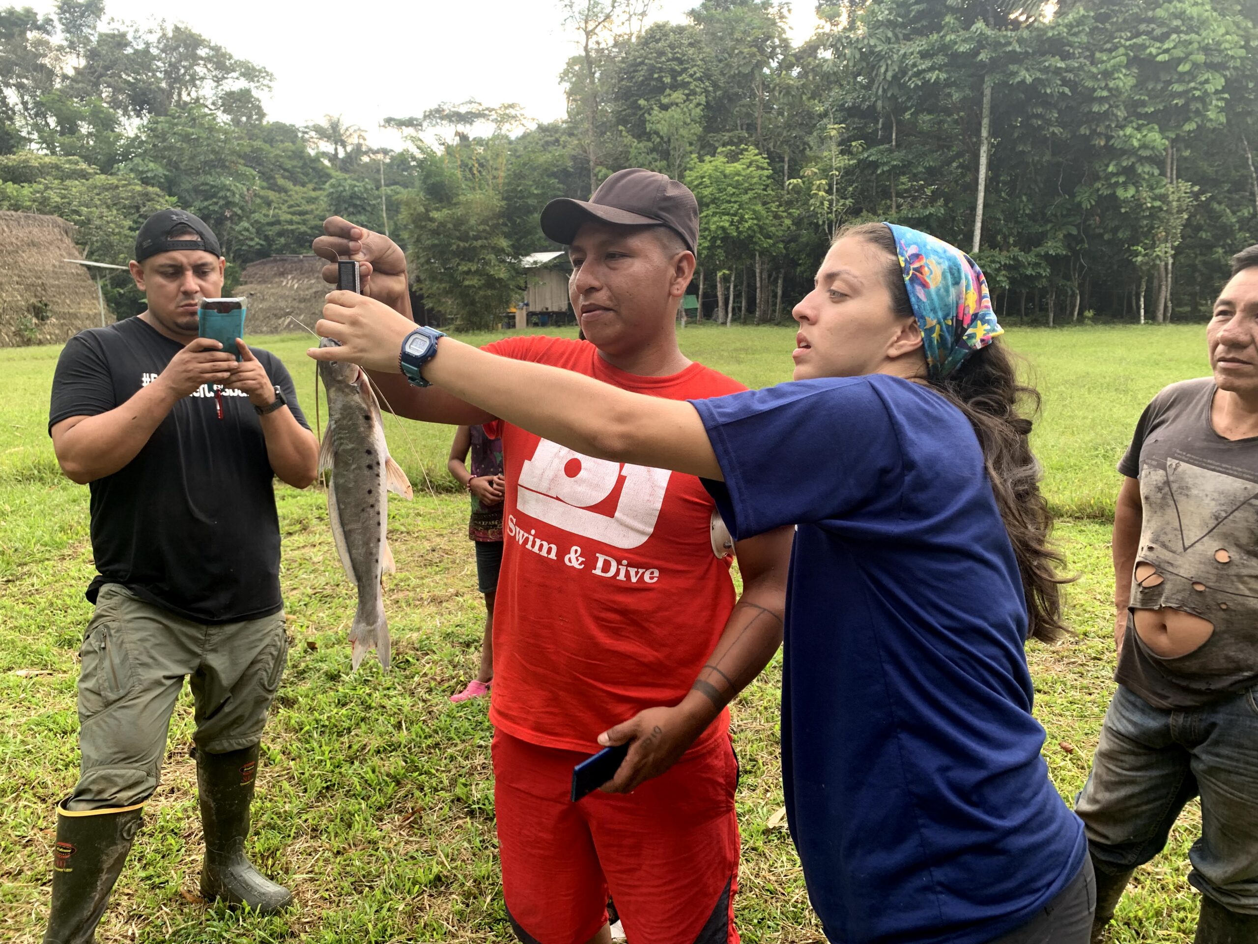Miembros de las comunidades Waorani de Gomataon y Geyepade fueron capacitados como científicos ciudadanos. Foto: cortesía Laboratorio de Ecología Acuática de la Universidad San Francisco de Quito