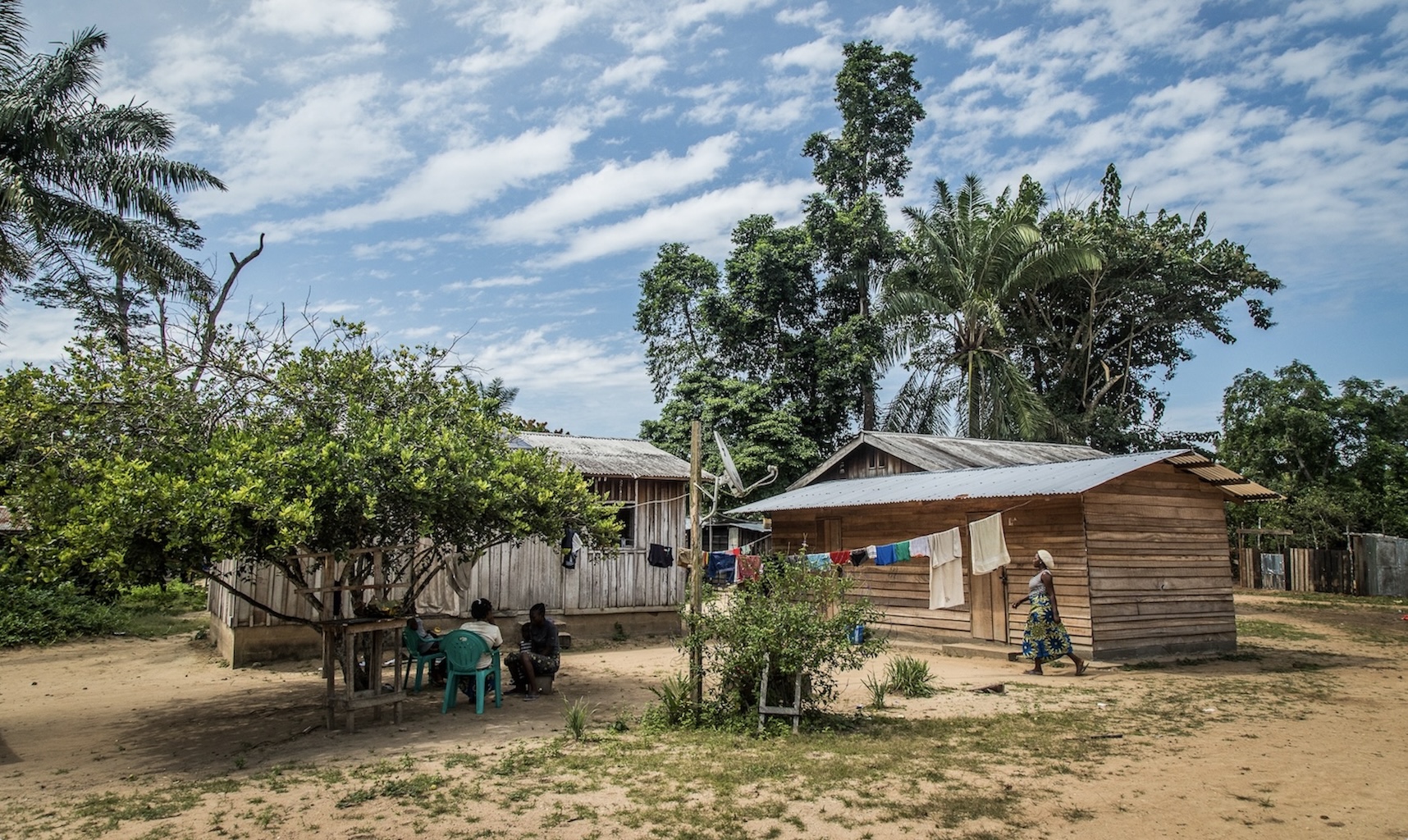 Il est attendu davantage une implication des communautés locales à l’image de celles de Bomassa, porte d'entrée du Parc national de Nouabalé-Ndoki , en République du Congo dans le projet HIFOR. Image de S. Ramsay avec l’aimable autorisation de Wildlife Conservation Society (WCS).