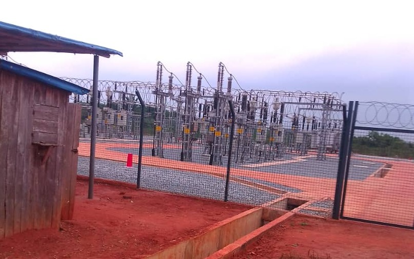 La centrale solaire en construction à Bohicon au Bénin par le MCA Millenium Challenge Account. Image de Hyacinthe Goueti fournie par Didier Hubert Madafimè.