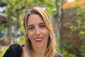 Vittoria Moretti, auteure de l’enquête de l’ONG Rainforest Foundation UK, qui a révélé que les projets de compensation carbone en RDC couvrent plus de ⅔ de la surface des forêts. Image Franck Zongwe avec son aimable autorisation.