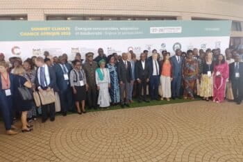 Photo de famille des acteurs non-étatiques ayant adopté la « Déclaration de Cotonou » au sommet de Climat chance Afrique 2025. Image fournie par Modeste Dossou.