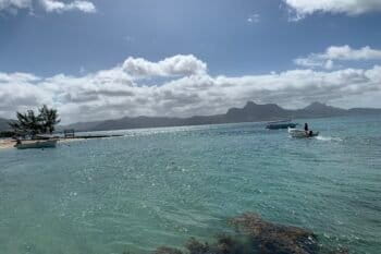 Vue de la côte sud-est de l’île Maurice. Image de Malavika Vyawahare/Mongabay.