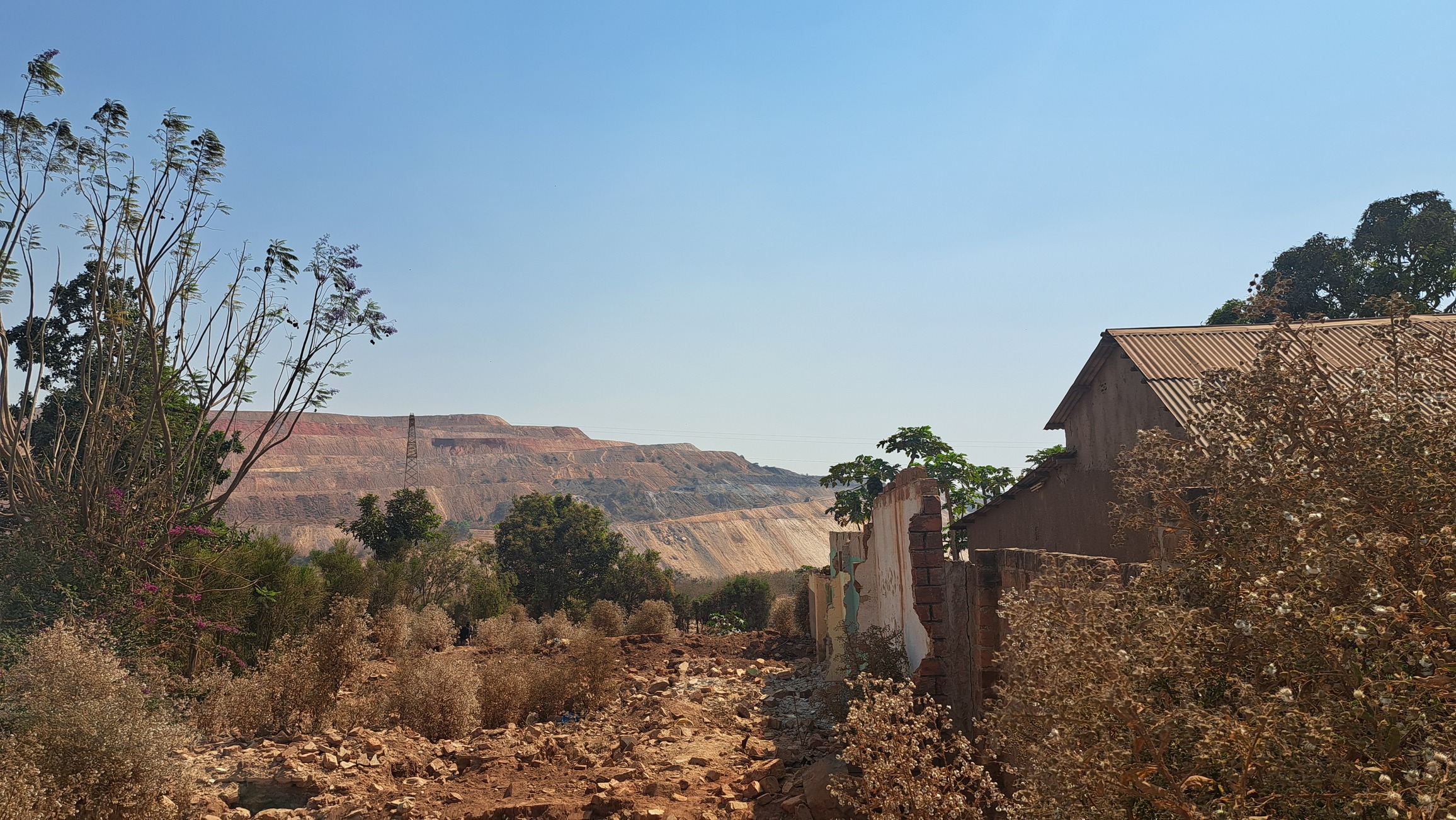 Une carrière minière industrielle à la cité Gécamines à Kolwezi en RDC. Image de Didier Makal prise en 2024.