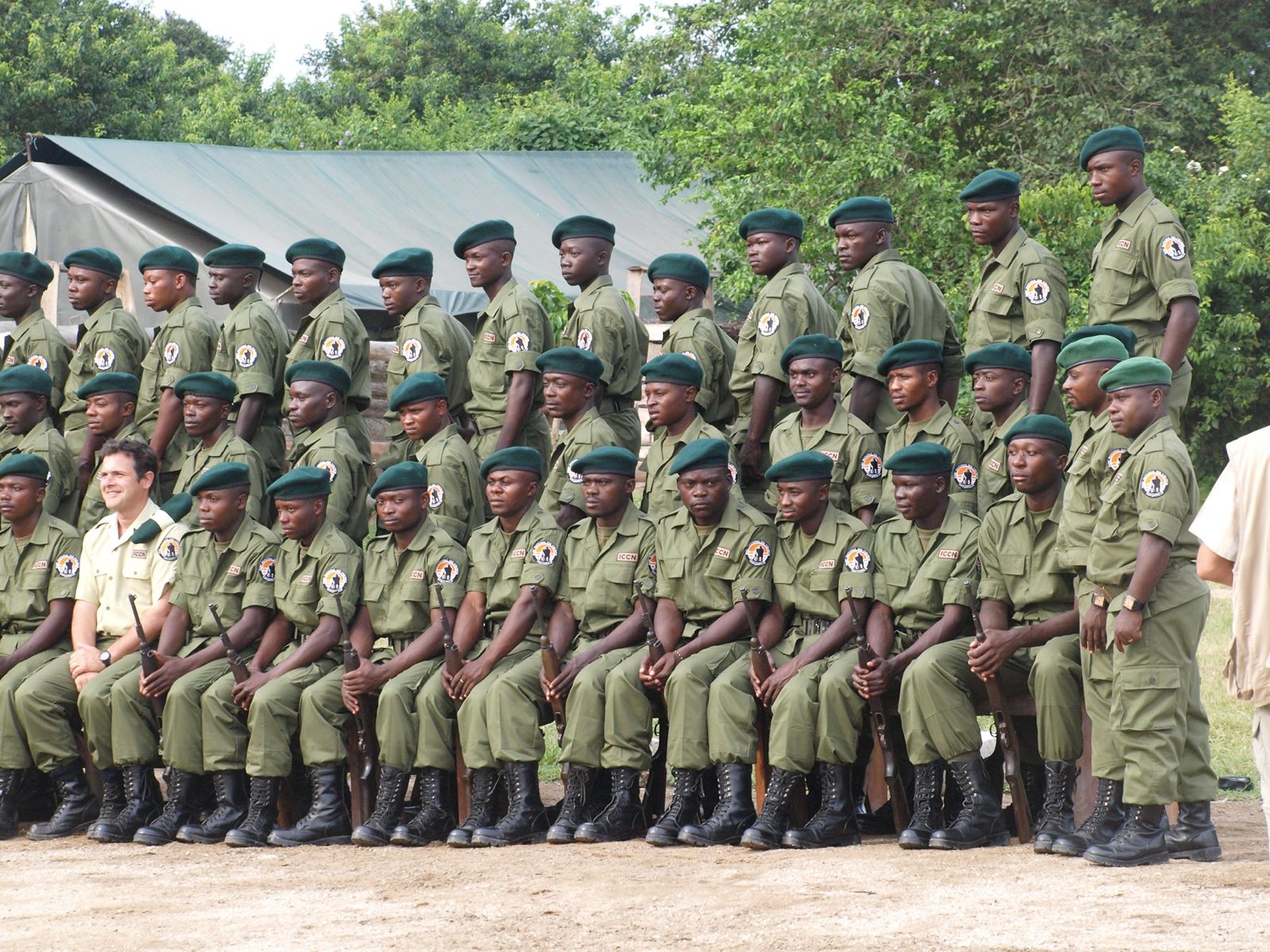 Les éco-gardes du parc national de la Salonga. Selon les responsables du parc, plus de 700 éco-gardes sont nécessaires pour assurer efficacement la surveillance de ce parc, le plus vaste parc national de la RDC. Image de Rhett A. Butler.