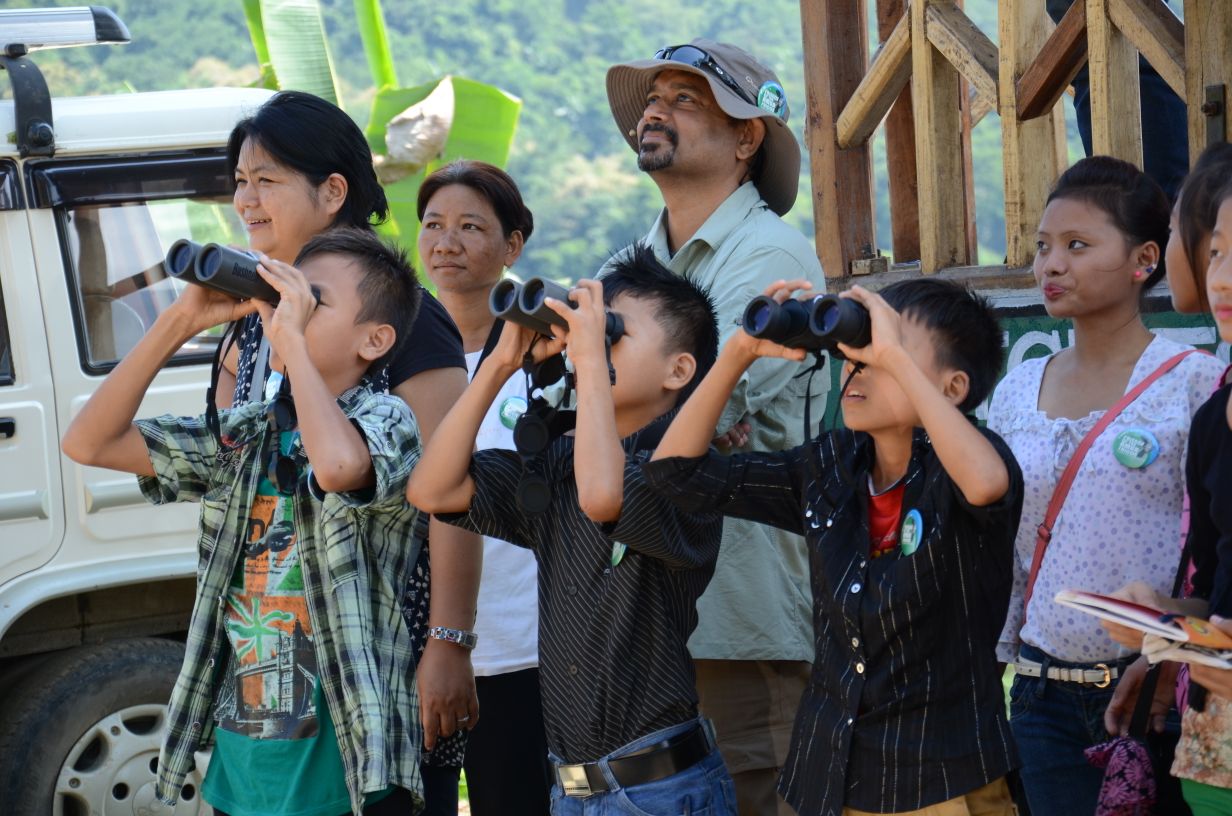 Children watch the Amur falcons at Aare New village near Pangti. Photo credit: Rokohebi Kuotsu Children watch the Amur falcons at Aare New village near Pangti. Photo credit: Rokohebi Kuotsu