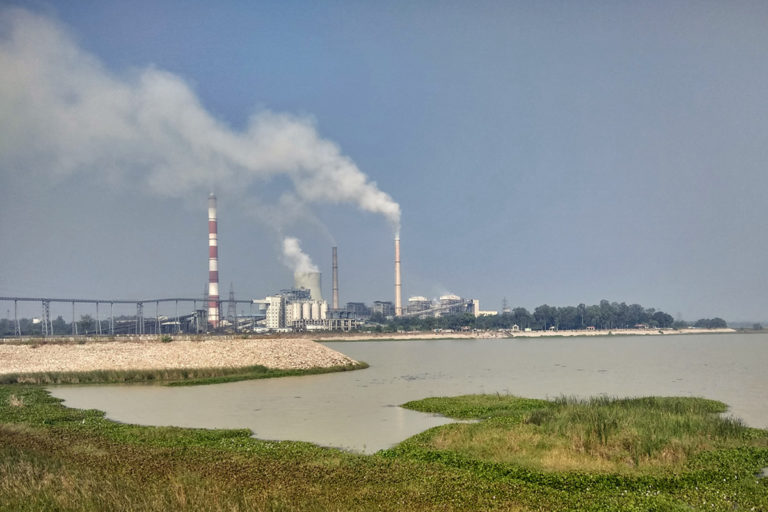 One of the many thermal power plants in Korba. Photo by Mayank Aggarwa;/Mongabay-India.