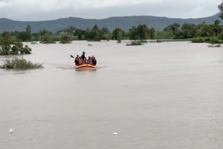 Extreme rainfall in July and August in parts of Maharashtra led to ruinous floods that killed many and displaced half a million people. Photo by Sujit Dodke.