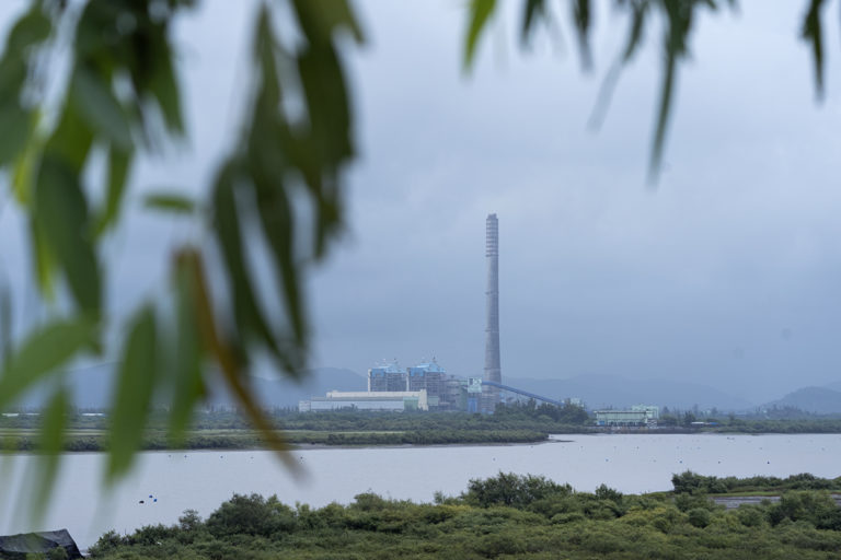 Dahanu Thermal Power Station in the coastal town of Dahanu in Maharashtra. As of March 31, 2021, India had 267 coal-based hermal power plants. Photo by Kartik Chandramouli/Mongabay.