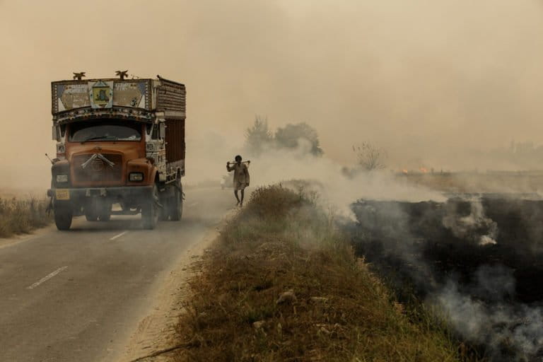 Several experts are questioning the claims of Delhi’s air becoming clean by 25% in the last 3 years. Photo by Joanna Pinneo.