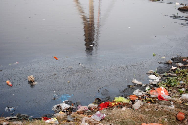 A stagnated Yamuna resembles a drain of sewage and chemical effluents in Delhi. Photo by Tej Bahadur Singh.