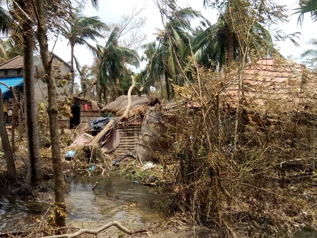 Houses destroyed in Patharpratima, South 24 Parganas after Cyclone Amphan struck Sundarbans. Photo by Sudhansu Maity.