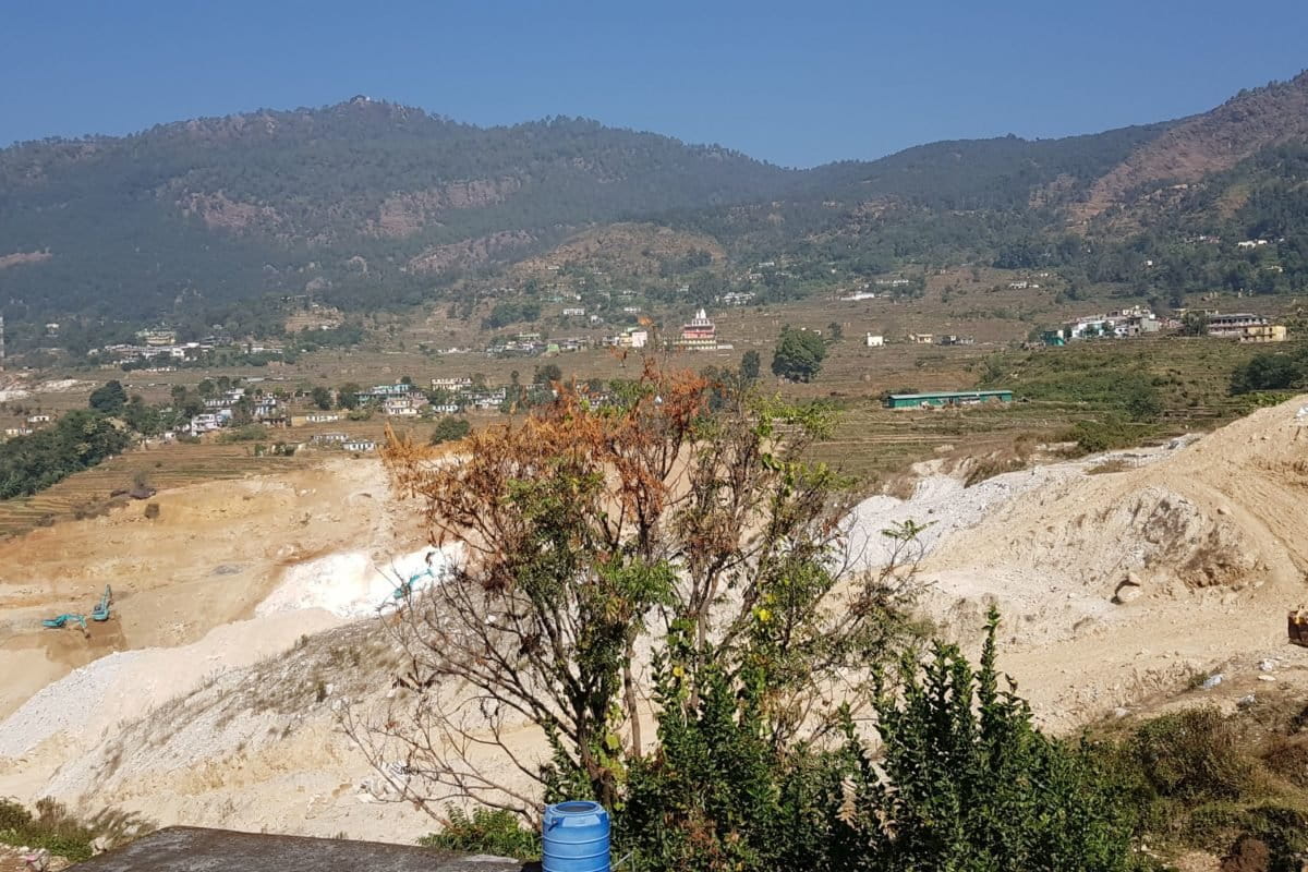 Digging for soapstone in vulnerable Himalayas