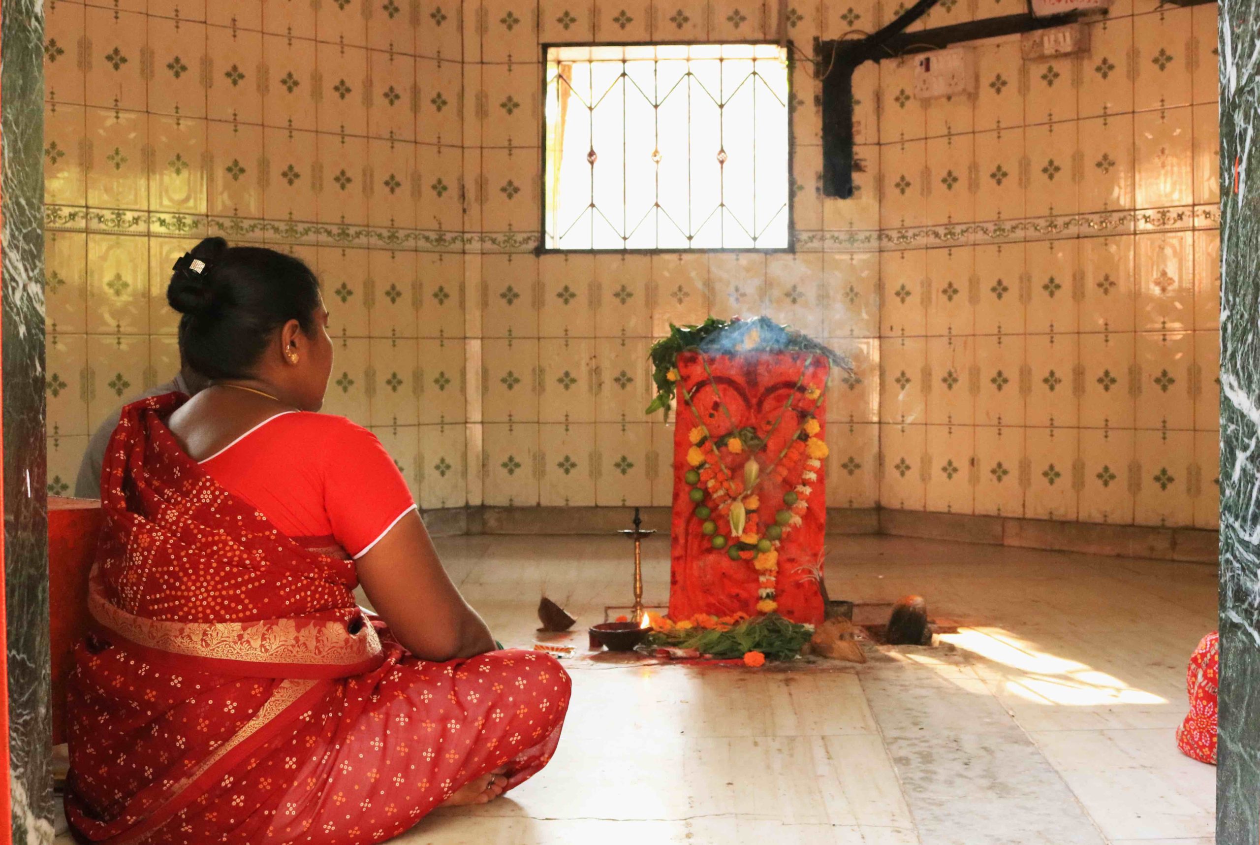 A Waghoba worshipper at Film City in Goregaon, Mumbai. Photo by Ramya Nair/Project Waghoba.