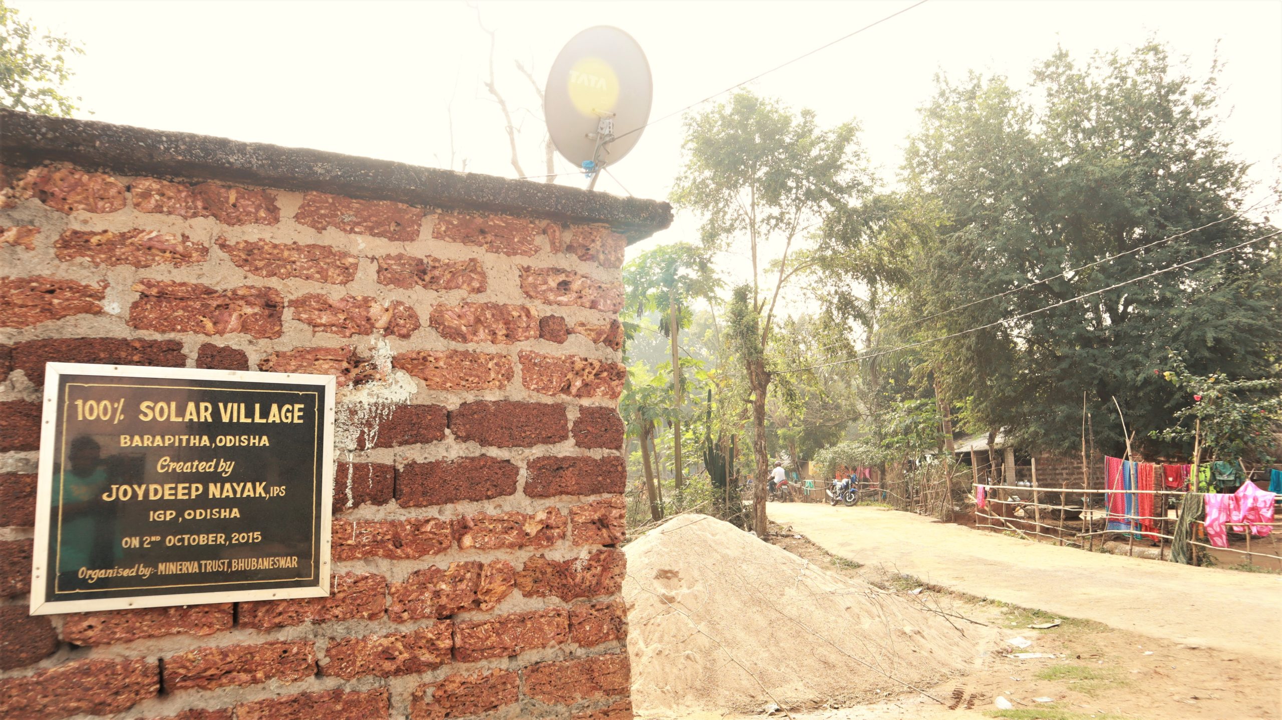 The village community hall where a television for monitoring news and the weather, was setup after the village was electrified with solar energy in 2015. Photo by Manish Kumar/Mongabay.