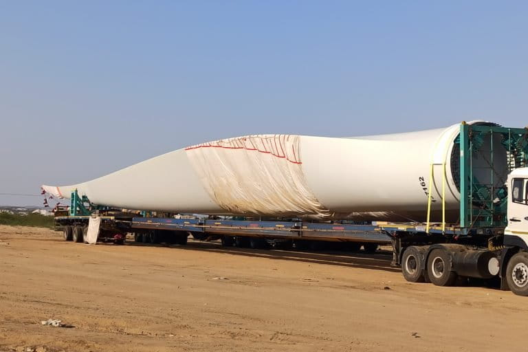 Transporting a windmill blade of 70 metres requires a clear path of 100 metres. Photo by Ravleen Kaur/ Mongabay.