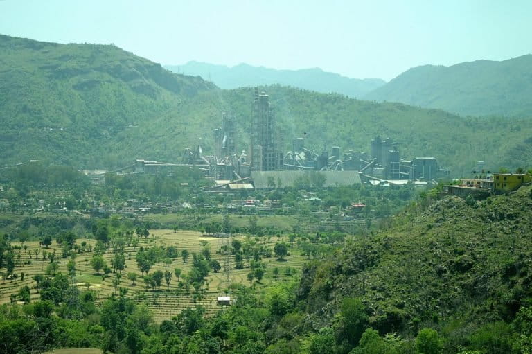 A cement plant in Himachal Pradesh. India is the world’s second-largest cement producer and consumer. Photo by Biswarup Ganguly/Wikimedia Commons.
